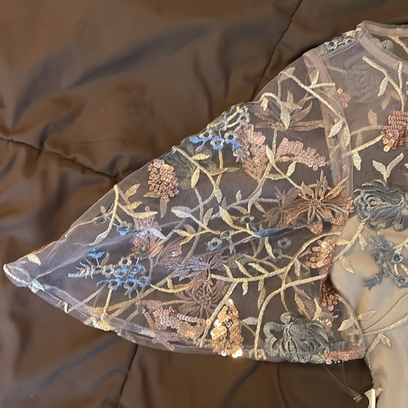 NWT! JS Collections Sequin Embroidered Daphne Flutter Column Gown Size 2 - Picture 11 of 11